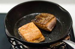 Teriyaki Salmon Sandwich cooking process | omnivorescookbook.com
