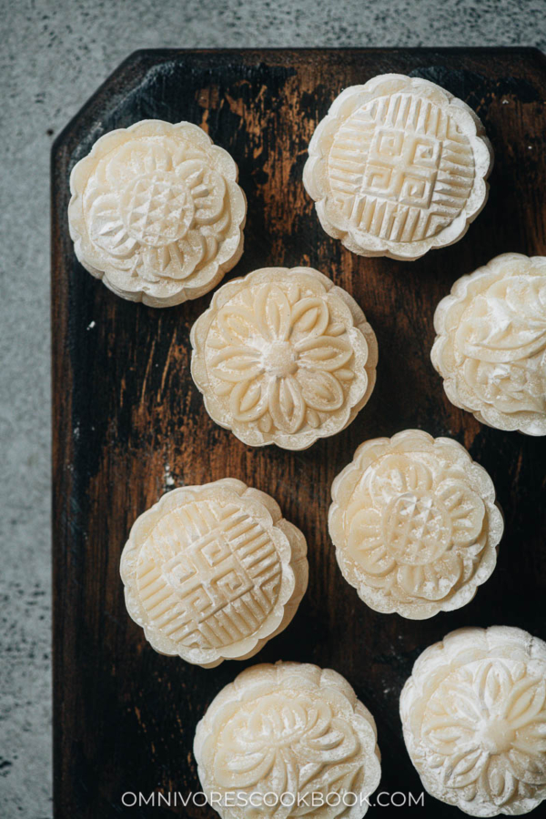 Snow Skin Mooncake with Custard Filling 冰皮月饼 Omnivore s Cookbook