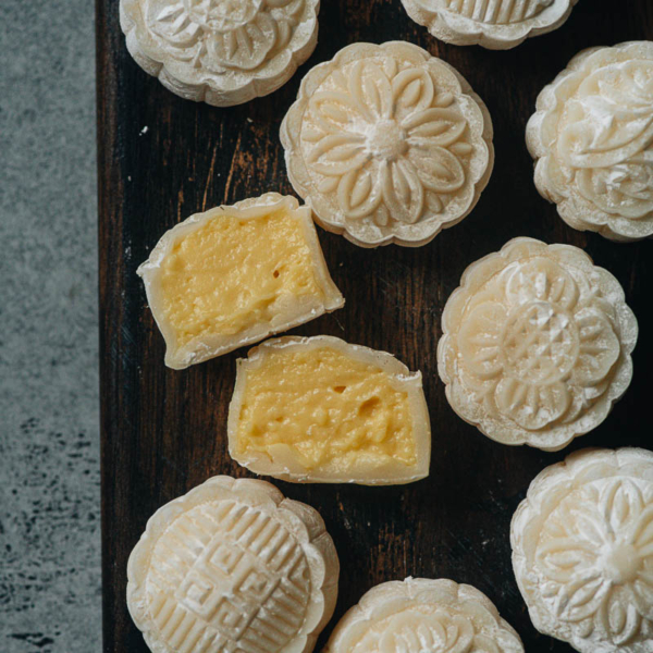 Snow Skin Mooncake with Custard Filling 冰皮月饼 Omnivore s Cookbook