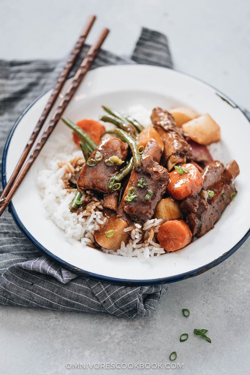 Asian Braised Pork Ribs (红烧排骨) - An easy recipe that promises fall-off-the-bone ribs with a rich, savory taste. Freezer-friendly and perfect for meal prep. {Gluten Free Adaptable}