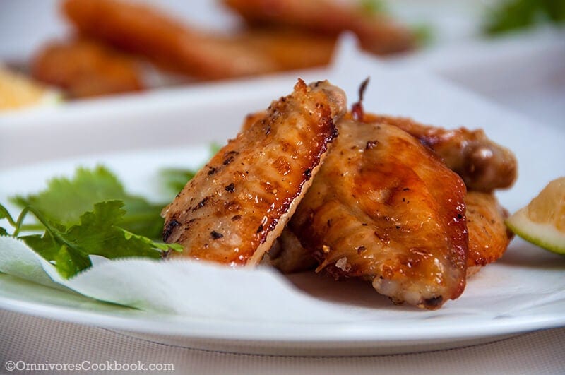 Crispy baked chicken wings - Only require four-ingredient and 30 minutes to get ready. The wings have a charred and crispy skin with a moist texture! | omnivorescookbook.com