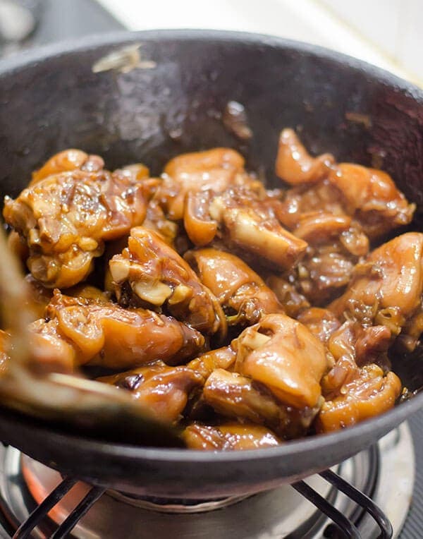 Mom's Best Braised Pork Feet | omnivorescookbook.com