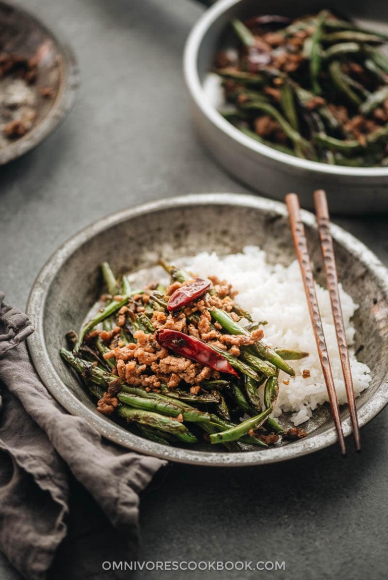 Sichuan Dry Fried Green Beans (干煸四季豆) - Omnivore's Cookbook