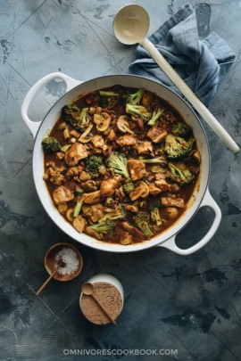 Easy chicken curry with broccoli and mushrooms in a pot