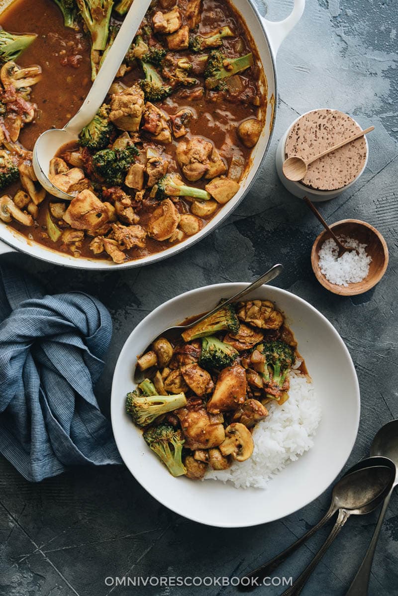 Easy chicken curry with vegetables and rice