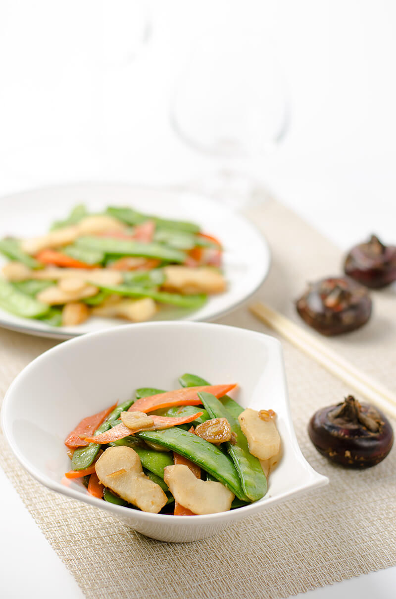 Stir-Fried Snow Peas and Water Chestnuts | Omnivore's Cookbook