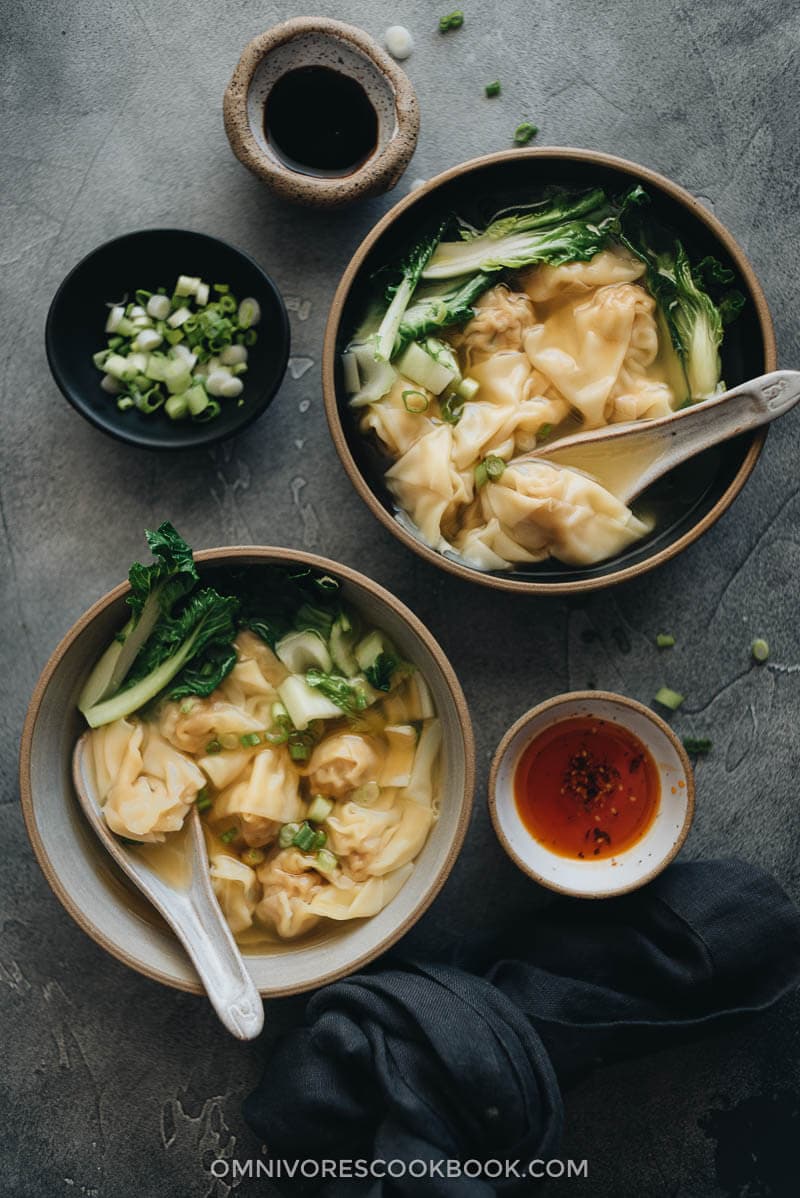 Homemade wonton soup (Chinese restaurant-style)