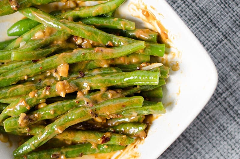 Green Beans with Spicy Peanut Sauce | Omnivore's Cookbook