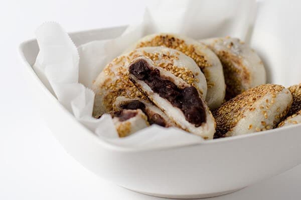 sticky rice cake with red bean paste | Omnivore's Cookbook