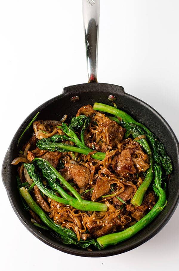 Beef Chow Fun with Chinese Broccoli | Omnivore's Cookbook
