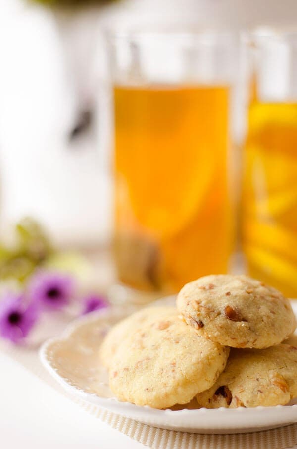 No-Sugar Shortbread Cookies with Nuts | omnivorescookbook.com