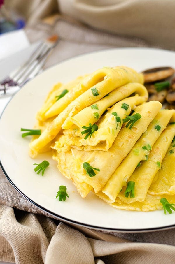 Egg and Green Onion Crepe | omnivorescookbook.com