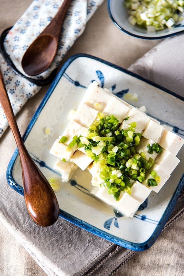 Green Onion Tofu Salad | omnivorescookbook.com