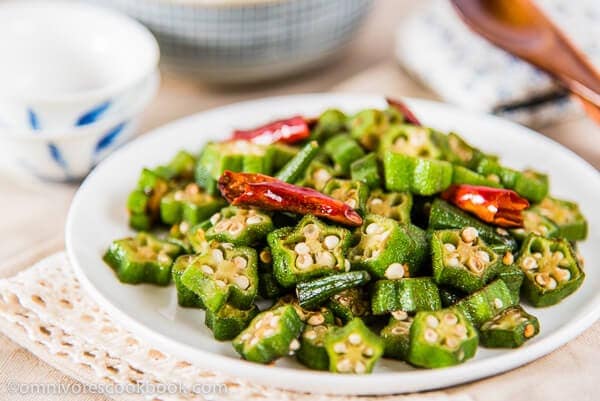 Four-Ingredient Okra Stir-fry | omnivorescookbook.com