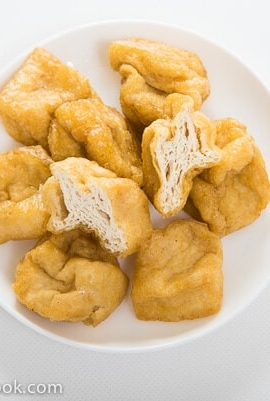 Fried Tofu (豆泡) | omnivorescookbook.com