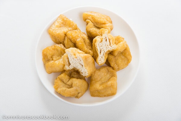 Fried Tofu (豆泡) | omnivorescookbook.com