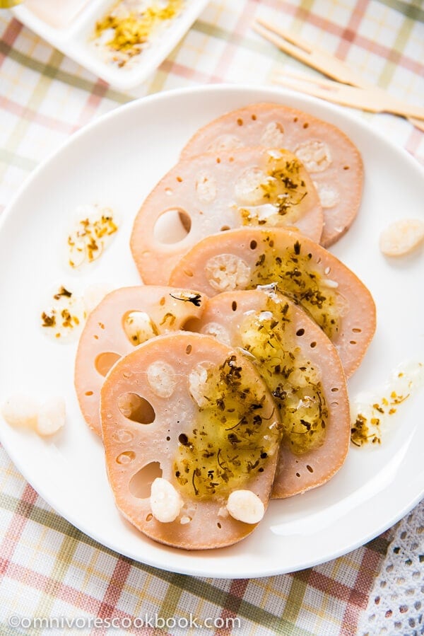 Honey Lotus Root with Sticky Rice (糯米藕) | omnivorescookbook.com