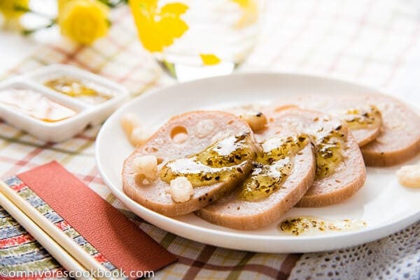 Honey Lotus Root with Sticky Rice (糯米藕) | omnivorescookbook.com