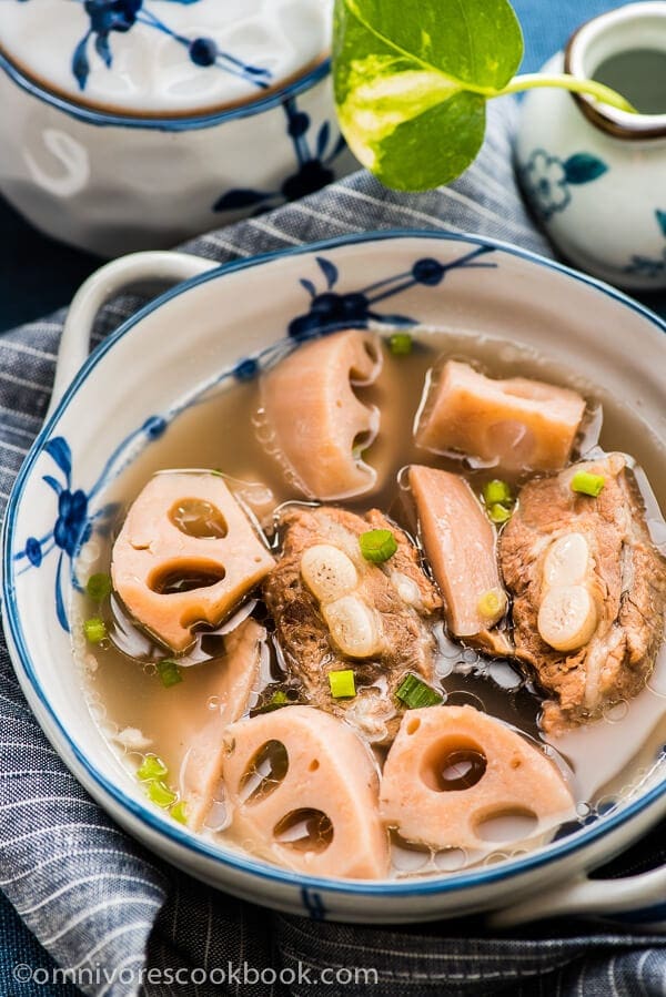 Lotus Root Soup With Pork Ribs (排骨莲藕汤) | omnivorescookbook.com