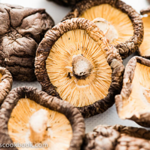 Dried Shiitake Mushroom | omnivorescookbook.com