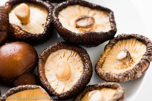 Dried Shiitake Mushroom | omnivorescookbook.com