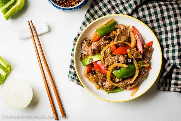 Spicy Beef Stir-Fry with Pepper - A super comforting and appetizing stir-fried beef dish with a sweet, savory flavor and a pungent aroma | omnivorescookbook.com