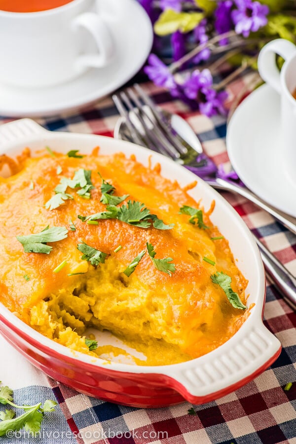 Healthy Mashed Sweet Potato Casserole - They’re so creamy and moist in texture, with a cheesy crust. A quick, satisfying, and healthy side dish that contains only five ingredients | omnivorescookbook.com