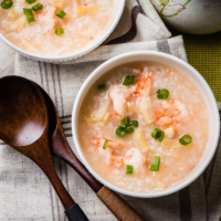 Seafood Congee - the ultimate comfort food | omnivoerscookbook.com