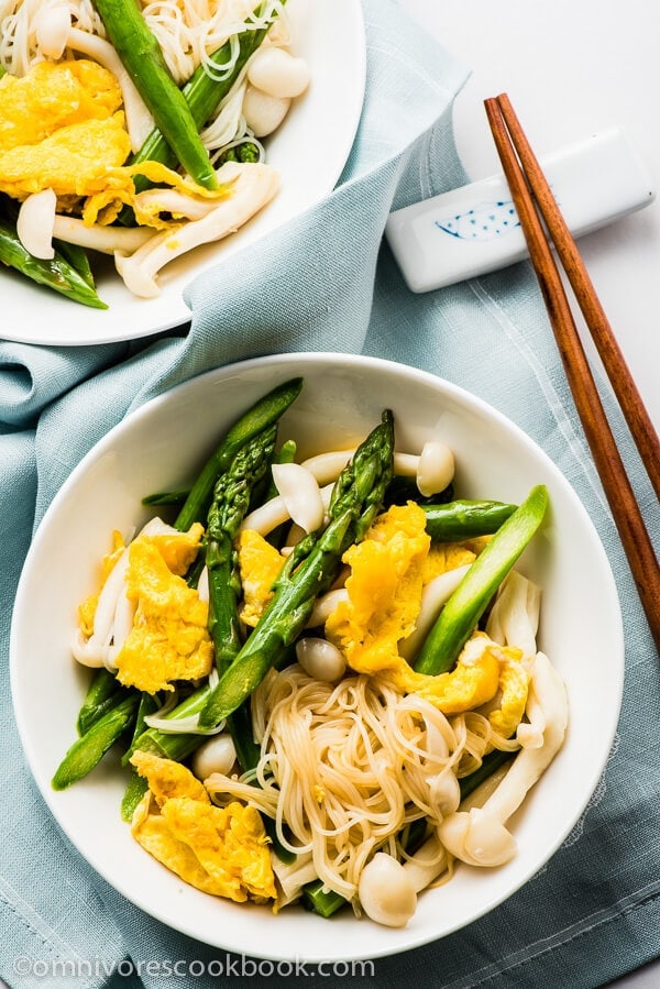 Asparagus Salad with Mushroom, Eggs, and Glass Noodles - A simple yet scrumptious spring salad that is wonderfully flavorful, rich in nutrition, low in calories, and takes less than 30 minutes to get ready. | omnivorescookbook.com