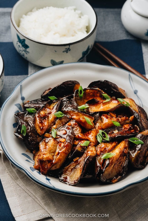 Chinese Eggplant with Garlic Sauce (红烧茄子) - Omnivore's Cookbook