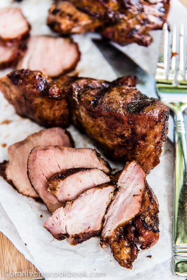 Cha Siu kebab (Chinese BBQ) - Chinese BBQ + smokiness from charcoal = perfection. The recipe includes ways to cook chicken and pork. You can choose to make kebabs or use bigger cuts of meat. | omnivorescookbook.com