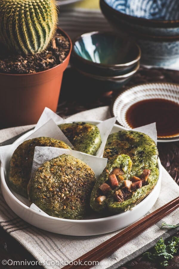 Chinese BBQ sticky rice cake - A fun way to enjoy leftover BBQ! The green cake is made with kale, creating a refreshing flavor that goes well with the savory filling. | omnivorescookbook.com
