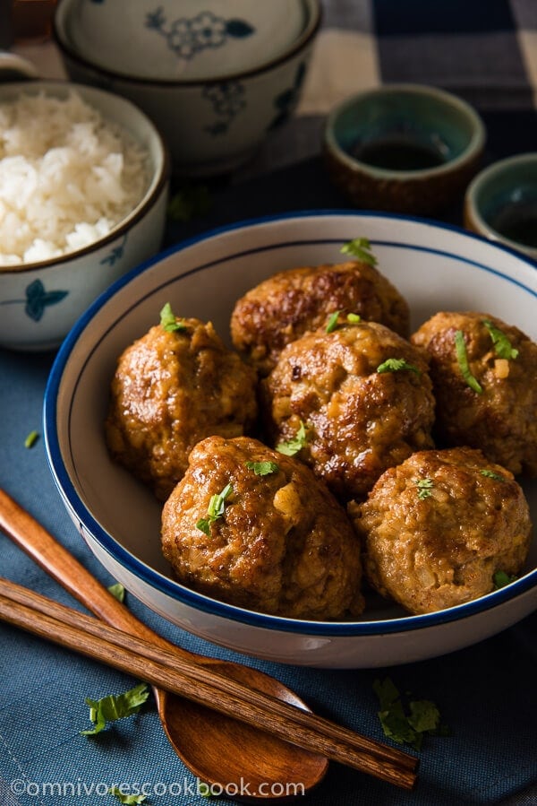 Chinese Lion’s Head Pork Meatballs (狮子头) - Enjoy a healthier version of the tender and moist meatballs | omnivorescookbook.com