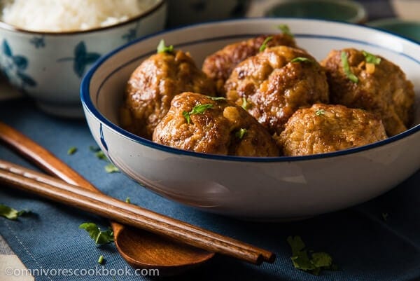 Chinese Lion’s Head Pork Meatballs (狮子头) | Omnivore's Cookbook