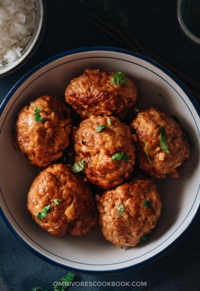 Chinese Lion’s Head Pork Meatballs (狮子头) - Omnivore's Cookbook