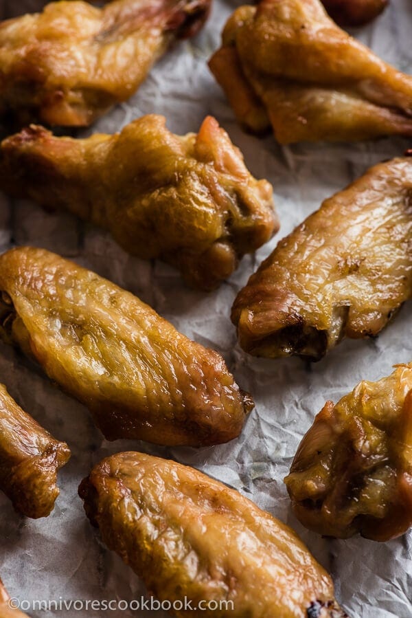 Oven Fried Chicken Wings with Korean BBQ sauce - create the most crispy wings with minimal effort and oil! | omnivorescookbook.com