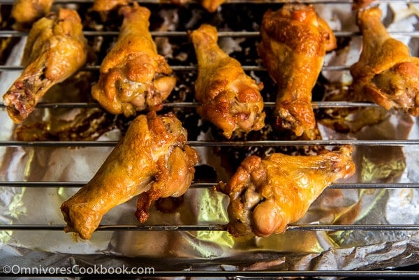 Oven Fried Chicken Wings with Korean BBQ sauce - create the most crispy wings with minimal effort and oil! | omnivorescookbook.com