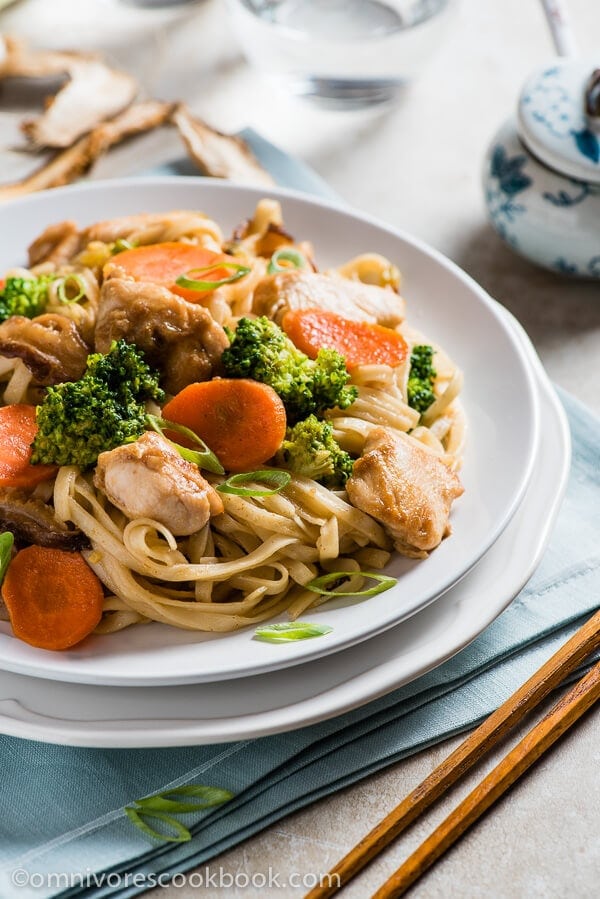 Shacha Chicken Chow Mein - Learn the foolproof method for creating perfect noodles with super tender and moist chicken | omnivorescookbook.com