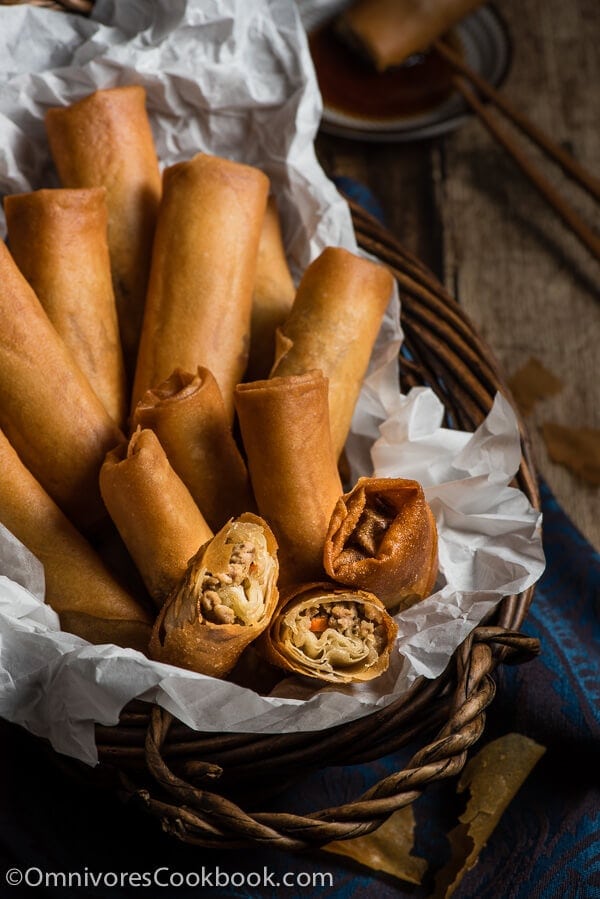 Cantonese Chicken Egg Roll (广式鸡肉春卷) - This recipe is from a famous Hongkongese dim sum chef. A must-try if you’re into real Chinese food. | omnivorescookbook.com