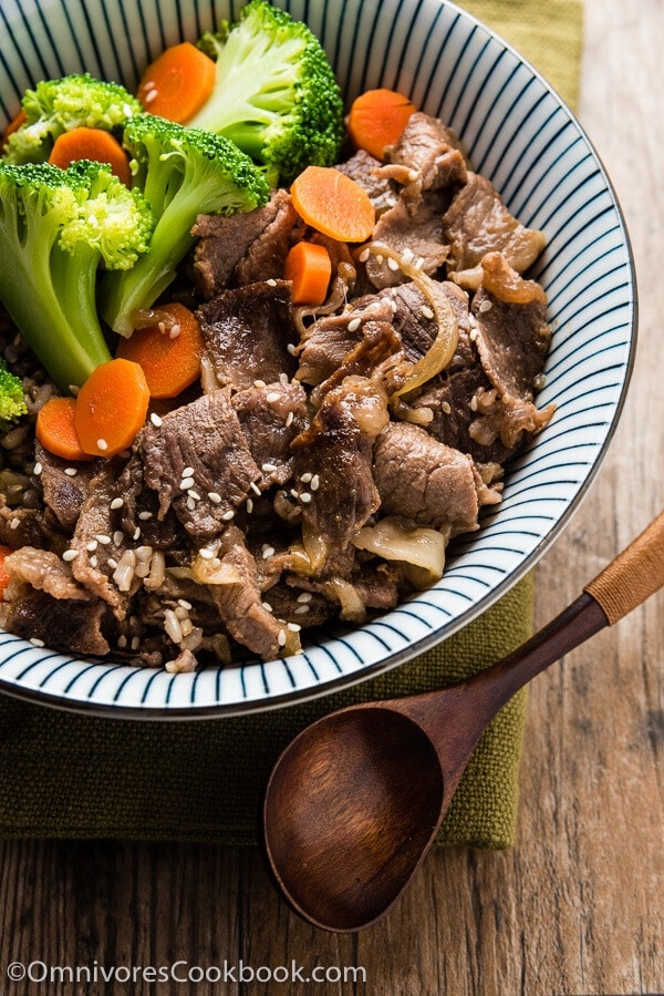 Beef Rice Bowl - Yoshinoya Copycat (肥牛饭) - A delicious and comforting one-dish meal that is easy to cook. Learn the secret sauce and cook the best braised beef - it’s even better than takeout! | omnivorescookbook.com