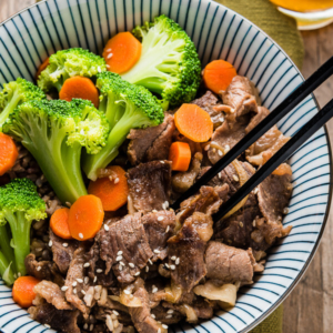 Beef Rice Bowl - Yoshinoya Copycat (肥牛饭) - A delicious and comforting one-dish meal that is easy to cook. Learn the secret sauce and cook the best braised beef - it’s even better than takeout! | omnivorescookbook.com