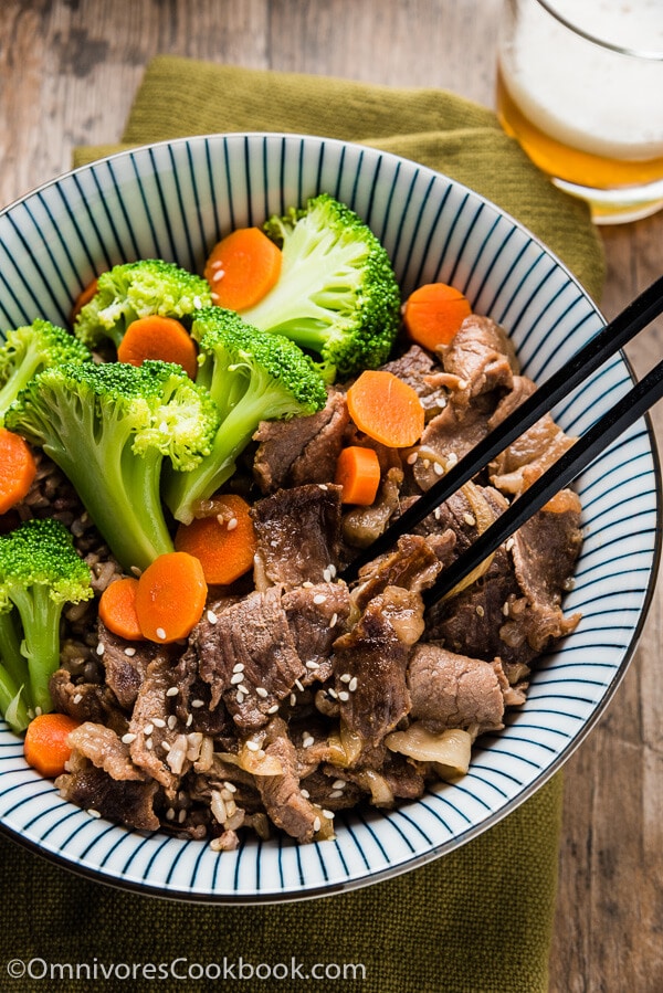 Beef Rice Bowl - Yoshinoya Copycat (肥牛饭) - A delicious and comforting one-dish meal that is easy to cook. Learn the secret sauce and cook the best braised beef - it’s even better than takeout! | omnivorescookbook.com