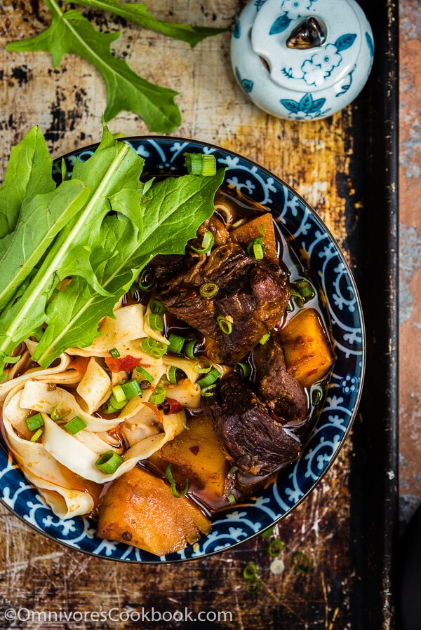 https://omnivorescookbook.com/wp-content/uploads/2015/11/1510_Chinese-Beef-Noodle-Soup_003.jpg