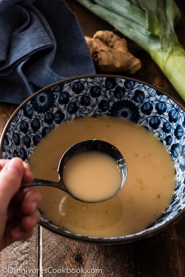 Chinese Chicken Stock From Leftover Bones - This recipe shares the secrets to making the richest Chinese chicken stock at the lowest cost. | omnivorescookbook.com
