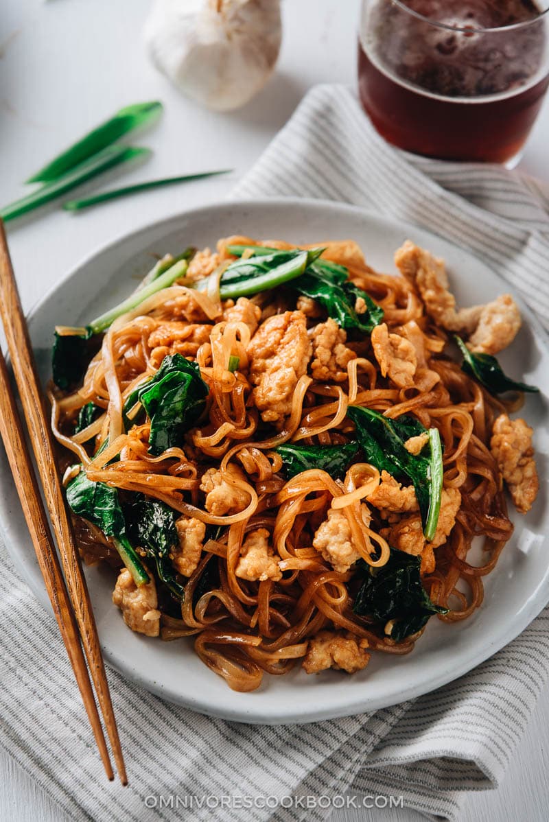 Fried noodles close-up