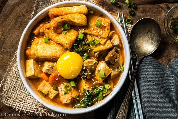 How to Assemble your own Korean Stew (Including paleo and vegetarian versions) | omnivorescookbook.com