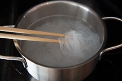 Easy Vietnamese pho noodle soup Cooking Process | omnivorescookbook.com