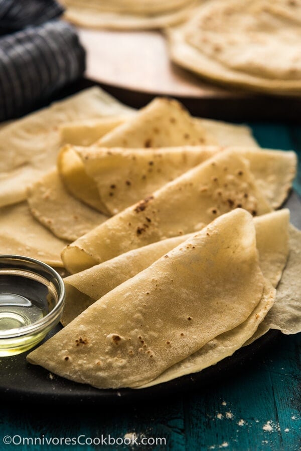 Mom’s best duck pancakes (春饼, mandarin pancakes) - Learn the secrets to cooking paper-thin duck pancakes that are moist, light, and tender! | omnivorescookbook.com