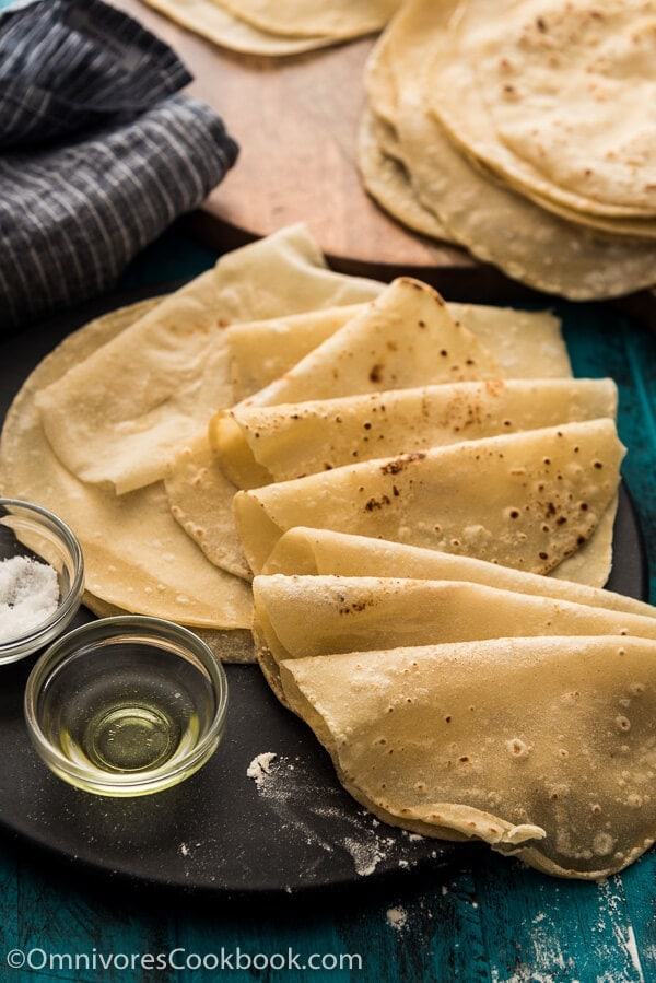 Mom’s best duck pancakes (春饼, mandarin pancakes) - Learn the secrets to cooking paper-thin duck pancakes that are moist, light, and tender! | omnivorescookbook.com