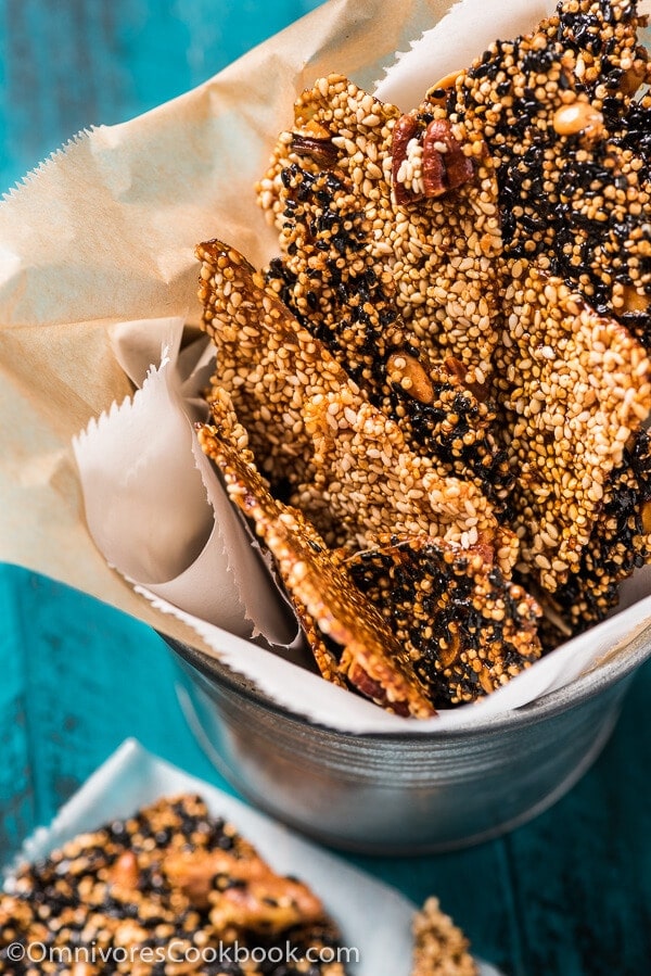 Quinoa Sesame Brittle - Only 150 calories per serving, full of nutrition, and just 10 minutes active cooking time. | omnivorescookbook.com